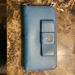 Prada wallet with bow